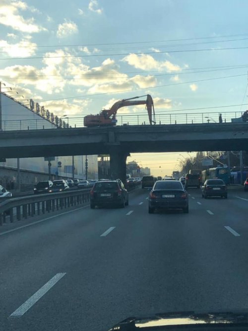 В Киеве демонтируют Шулявский мост