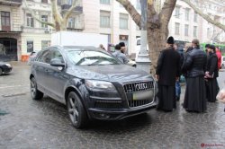 В Одессе монах вызвал полицию из-за «минирования» своего Audi Q7