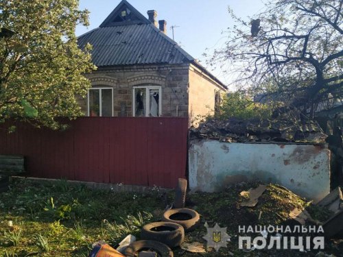 В прифронтовой Марьинке из-за обстрела повреждены жилые дома 