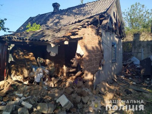 В прифронтовой Марьинке из-за обстрела повреждены жилые дома 