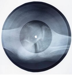 Massive Attack выпустили кавер Егора Летова в формате пластинки "на костях"