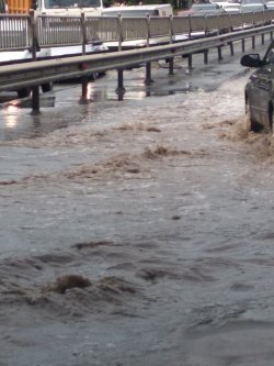 В Киеве затопило станцию метро Дорогожичи